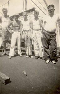 Geert de Vries, geboren op 23-12-1912 te Nes heeft de hele oorlog gevaren. (foto 23 juli 1943)