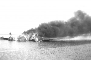 Duitse Messerschmitt Bf 110F-4 Wrn 2670, eenheid 11/NJG19 Leeuwarden, wordt waarschijnlijk neergeschoten op 4 februari 1943 door een B17 Texas Bronco. Het duitse toestel voerde een aanval uit op Amerikaanse bommenwerpers. De 3-koppige bemanning, Oberleutnant Eberhard Gardiewski, Uffzf. Naumann en Uffz Heinz Barwolf bleven ongedeerd bij de noodlanding. De B17 texas Broco maakte een geslaagde noodlanding op het strand van Terschelling. Bij het luchtgevecht kwamen 2 bemanningsleden van de bommenwerper om het leven. De overigen werden krijgsgevangen gemaakt.